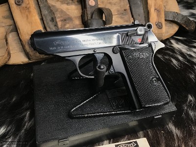 1974 Walther PPK/S, 22 LR, West German Mfg. Boxed, Excellent Condition - Image 4 of 19