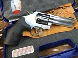 Smith & Wesson Model 617-6 Stainless 10 Shot .22 LR Revolver LNIB 4 Inch. Trades Welcome - 2 of 15