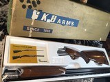 SKB 600 Trap Shotgun O/U , Nickel Engraved, .32 inch, Boxed, Trades Welcome. - 3 of 25