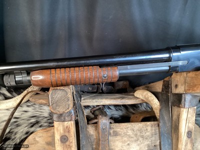 Pre-64 Winchester Model 12 Featherweight Pump 12 Ga Shotgun, solid frame. Trades Welcome - Image 8 of 12