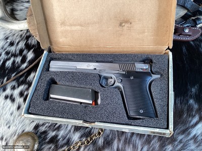 AMT AutoMag III Pistol, .30 Carbine Caliber, Boxed W/2 Mags & Manual, Fun!, Trades Welcome - Image 8 of 25
