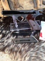 1957 Whitney Wolverine .22 Pistol, Excellent W/Box & Two Mags, Trades Welcome - 2 of 18