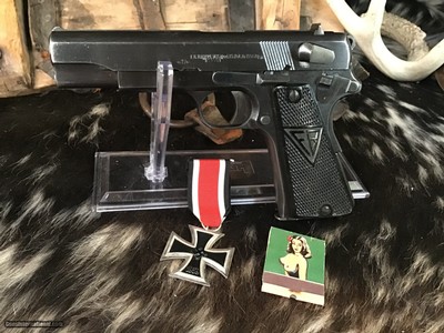 WWII Radom Vis 35,
WaA77, 9 MM Nazi Occupied Poland Marked Pistol, Excellent Original, Trades Welcome