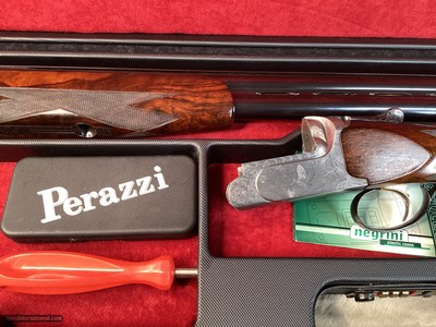 Perazzi ~ MX8 ~ SC3 ~ Engraved By Giacomo Badillini ~ Fresh Factory Service 8/25, 12 Gauge, Cased& Gorgeous, Trades Welcome - Image 12 of 25
