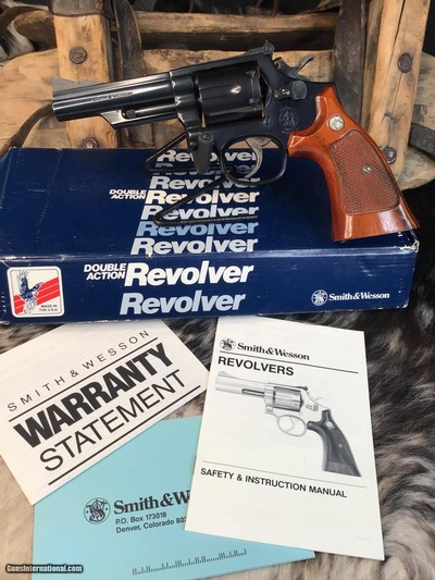 Smith & Wesson .357 Combat Magnum, Model 19-5, As New In Box, 4 inch. Trades Welcome - Image 3 of 19