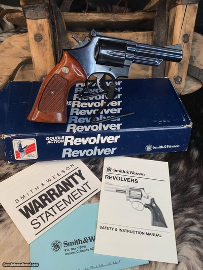 Smith & Wesson .357 Combat Magnum, Model 19-5, As New In Box, 4 inch. Trades Welcome - Image 12 of 19