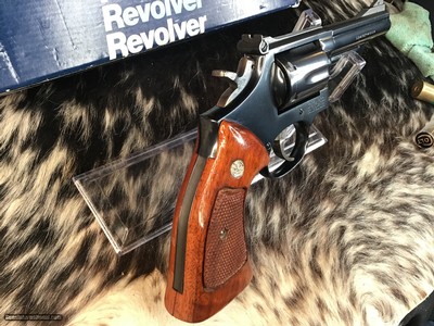 Smith & Wesson .357 Combat Magnum, Model 19-5, As New In Box, 4 inch. Trades Welcome - Image 13 of 19