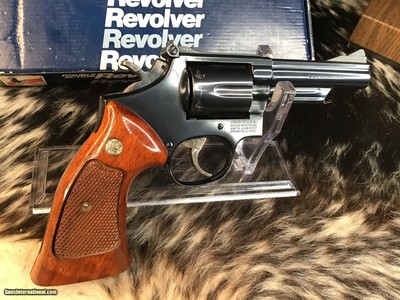 Smith & Wesson .357 Combat Magnum, Model 19-5, As New In Box, 4 inch. Trades Welcome - Image 2 of 19