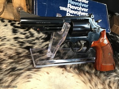 Smith & Wesson .357 Combat Magnum, Model 19-5, As New In Box, 4 inch. Trades Welcome - Image 5 of 19