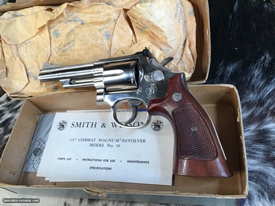 1982 Smith & Wesson Model 19-5, 4”, Nickel Combat Magnum, Boxed.Trades Welcome. - Image 5 of 17