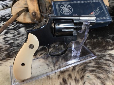 Smith & Wesson Model 19-5 Combat Magnum, 2.5”, Boxed .357 Magnum. Trades Welcome - Image 11 of 21
