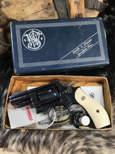 Smith & Wesson Model 19-5 Combat Magnum, 2.5”, Boxed .357 Magnum. Trades Welcome - Image 4 of 21