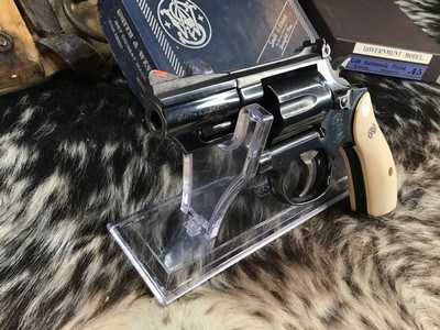 Smith & Wesson Model 19-5 Combat Magnum, 2.5”, Boxed .357 Magnum. Trades Welcome - Image 7 of 21