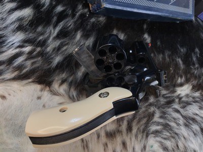 Smith & Wesson Model 19-5 Combat Magnum, 2.5”, Boxed .357 Magnum. Trades Welcome - Image 12 of 21
