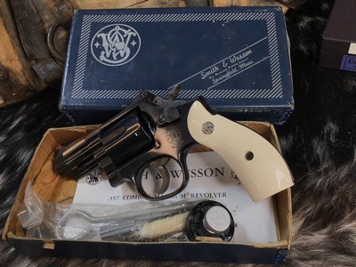 Smith & Wesson Model 19-5 Combat Magnum, 2.5”, Boxed .357 Magnum. Trades Welcome - Image 5 of 21