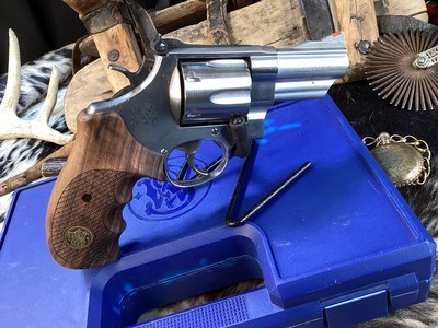 Smith & Wesson 629, 3 inch, .44 Mag, Two Grip Sets, Boxed. Trades Welcome - Image 6 of 21