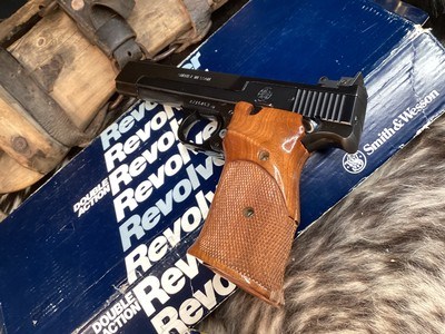 Smith & Wesson Model 41 , 5inch, .22 LR Target Pistol , Boxed. Trades Welcome - Image 2 of 13