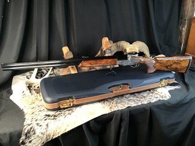 Perazzi MX8 Sideplate, “Dianna Goddess of the Hunt” engraved and signed by Davido Volpe, 32”. Trades Welcome - Image 18 of 25