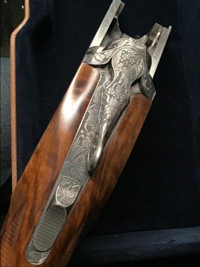 Perazzi MX8 Sideplate, “Dianna Goddess of the Hunt” engraved and signed by Davido Volpe, 32”. Trades Welcome - Image 24 of 25
