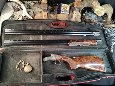 Perazzi MX8 Sideplate, 32” .20 Ga. & .28 Ga Barrels,Exquisite Gold Inlay Engraved, Presentation Grade Furniture. Trades Welcome - Image 14 of 25
