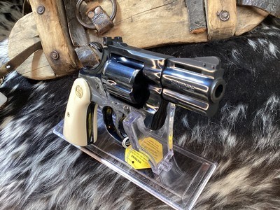 1980 Colt Python 2.5” Vented Rib Barrel, Royal Blue Finish , Ivory Grips, Boxed. Trades Welcome. - Image 19 of 25