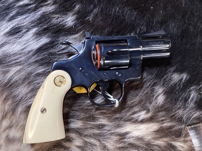 1980 Colt Python 2.5” Vented Rib Barrel, Royal Blue Finish , Ivory Grips, Boxed. Trades Welcome. - Image 13 of 25