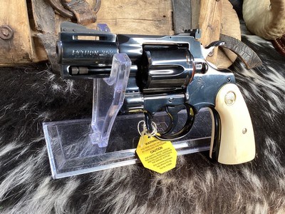 1980 Colt Python 2.5” Vented Rib Barrel, Royal Blue Finish , Ivory Grips, Boxed. Trades Welcome. - Image 16 of 25