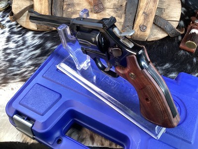 NOS Smith & Wesson model 48-7 , .22 WMR Magnum Revolver, 6” Barrel. Trades Welcome - Image 13 of 15
