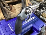 Smith & Wesson 617-6 Ten Shot .22LR Revolver, 4”Bull Barrel, Full Underlug, Boxed Trades Welcome - 10 of 16