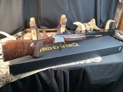 NIB Browning 825 Trap Max, 32” , Graco System, Factory Engraved, Fully Adjustable Trap Shotgun. Trades Welcome - Image 2 of 25