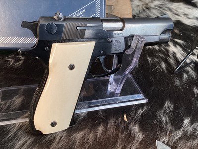 1976 Mfg. Smith & Wesson model 39-2 , 9mm Semi Auto, Genuine Ivory Grips, Excellent Unfired & Boxed. Trades Welcome - Image 19 of 19