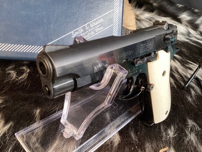 1976 Mfg. Smith & Wesson model 39-2 , 9mm Semi Auto, Genuine Ivory Grips, Excellent Unfired & Boxed. Trades Welcome - Image 9 of 19