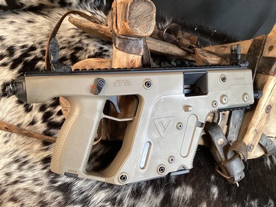 Kriss Vector Gen 2.1,.45 acp Semi Auto Pistol, Glock Mags, As New Condition , Trades Welcome - Image 8 of 8