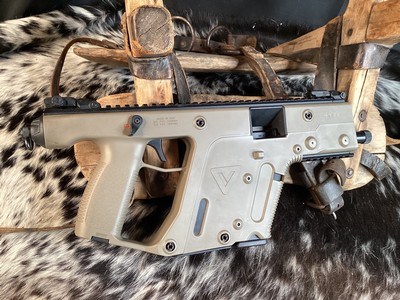 Kriss Vector Gen 2.1,.45 acp Semi Auto Pistol, Glock Mags, As New Condition , Trades Welcome - Image 6 of 8