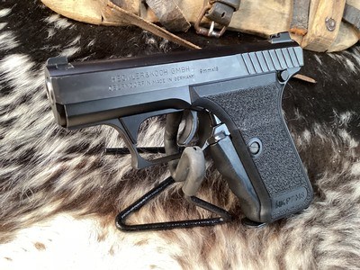 1998 Mfg. Heckler & Koch P7M8 Semi Auto 9mmAs New In Case W/Tools & Paperwork.Trades Welcome - Image 2 of 20