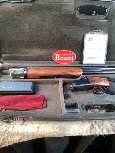 Perazzi MT-6 O/U Shotgun, Selectable Trigger, Screw In Chokes, Excellent, Cased. Trades Welcome - Image 9 of 20
