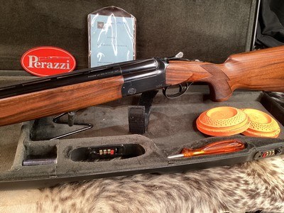Perazzi MT-6 O/U Shotgun, Selectable Trigger, Screw In Chokes, Excellent, Cased. Trades Welcome - Image 3 of 20