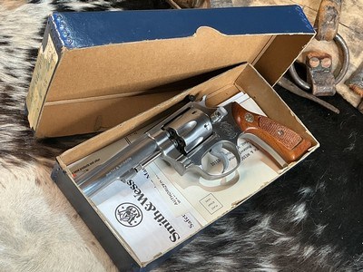 First Year Gun, 1983 Smith & Wesson model 651 Stainless .22 Magnum “J” Frame Target Revolver, 4”, Boxed. Trades Welcome. - Image 18 of 23