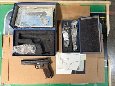 SIG P210-6, Swiss Pistol, 9mmP, Unfired, Boxed with Test Target, and 22LR Conversion Kit - Image 2 of 2