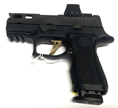 Sig Sauer P320 9 MM pistol