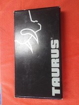 TAURUS 992 22/22 MAG 4 " NEW - 9 of 10