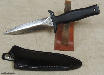 Gerber Vintage Mark 1 Dagger & Leather Sheath S/N 035014