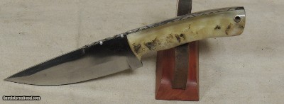 Unique Damascus Knives Custom Fixed Drop Point Blade Ram Horn Handle Knife & Leather Sheath