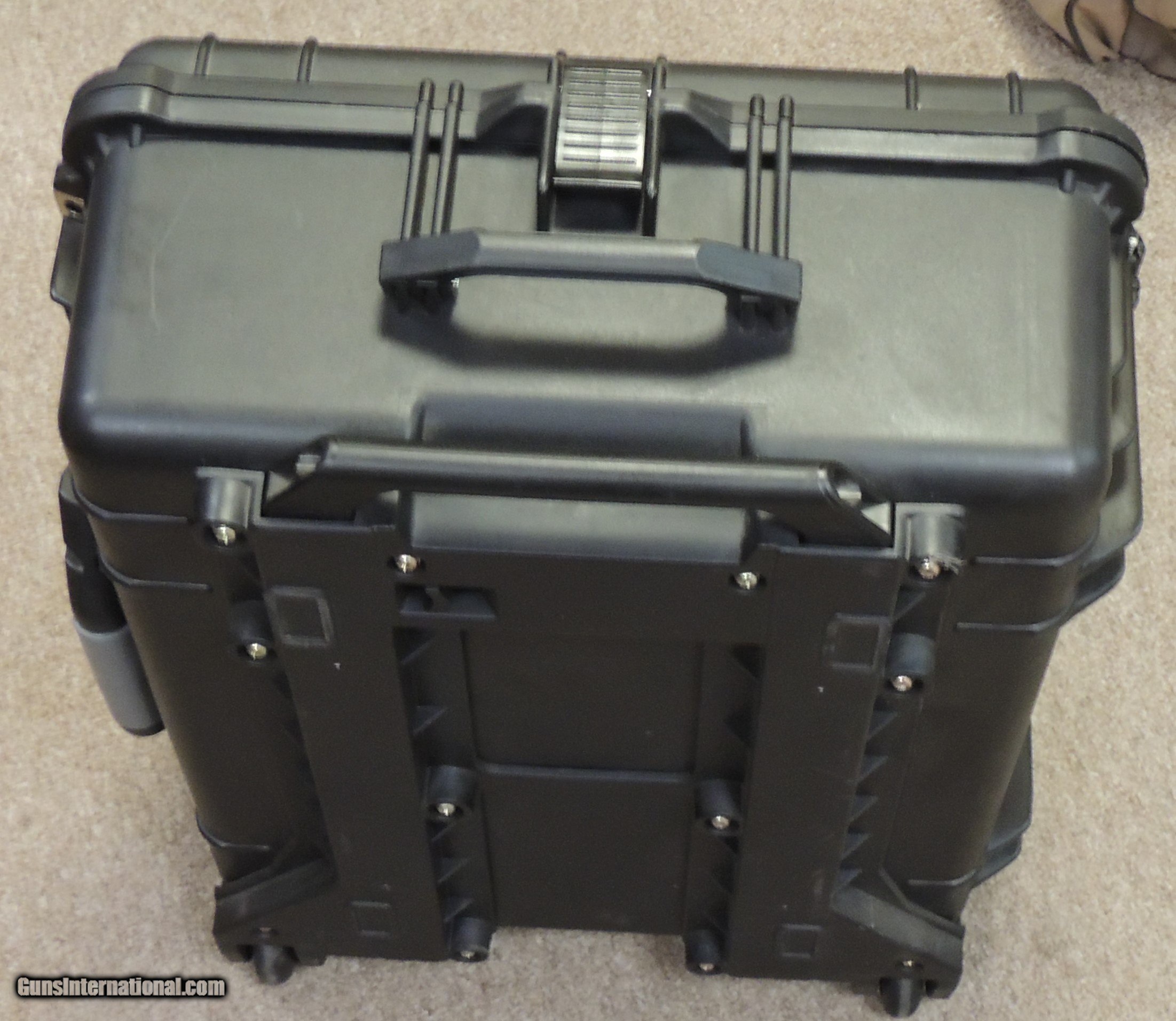 APACHE 5800 Weatherproof Protective Rolling Carry-On Case *X-Large