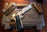 Smith & Wesson Performance Center SW1911 - 1 of 5