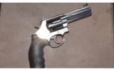Smith & Wesson ~ 686-6 7 shot ~ 357 Mag - 1 of 2