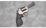 Smith & Wesson ~ 686-6 ~ 357 Mag - 1 of 2