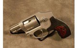 Smith & Wesson ~ 642-1 ~ .38 Spl - 2 of 6