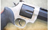 Taurus~Raging Hunter~.44 Magnum - 3 of 8