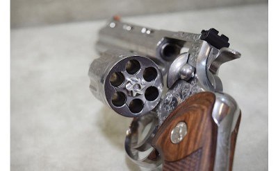 Colt~ Engraved Python~.357 magnum - Image 7 of 11